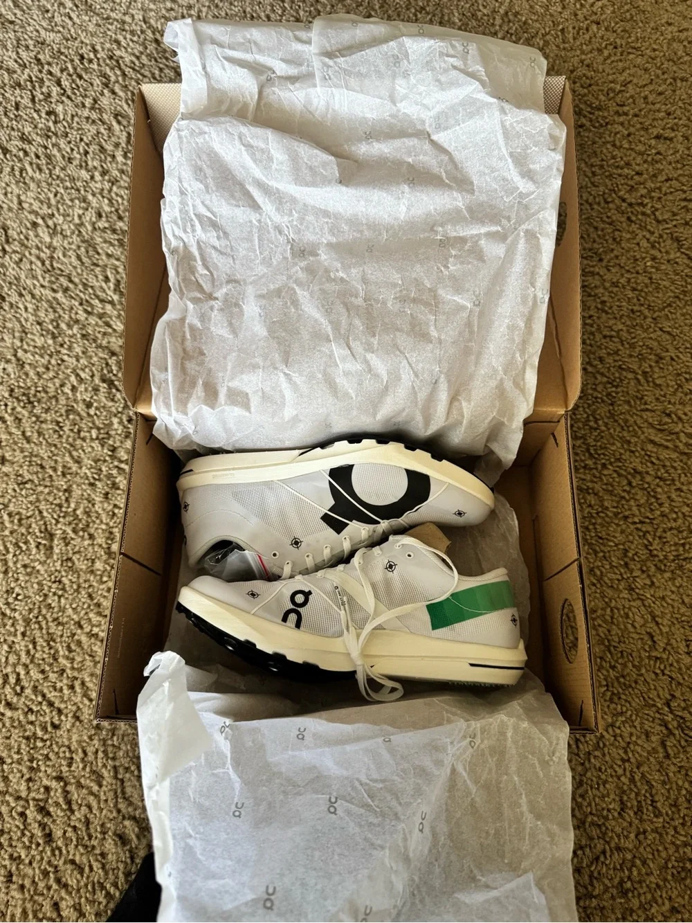 On Running breathable white